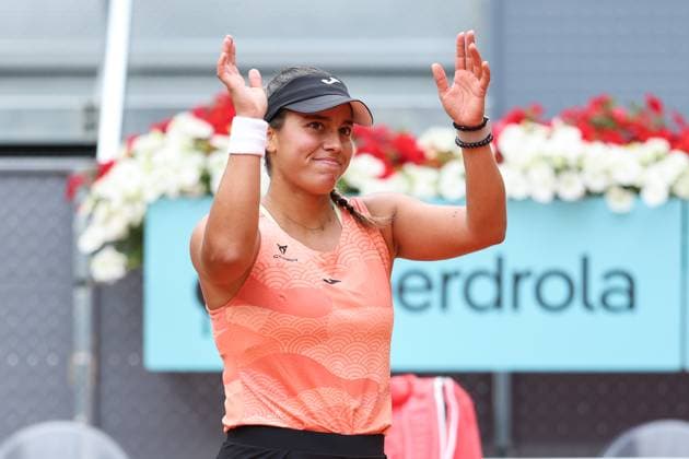 April 22, 2025, Madrid, Madrid, SPAIN: Jessica Bouzas Maneiro of Spain celebrates after winning against Mayar Sherif of Egypt during the Mutua Madrid Open 2025, ATP, Tennis Herren Masters 1000 and WTA, Tennis Damen 1000, tennis tournament celebrated at Caja Magica on April 22, 2025 in Madrid, Spain. Madrid SPAIN - ZUMAa181 20250422_zaa_a181_094 Copyright: xIrinaxR.xHipolitox