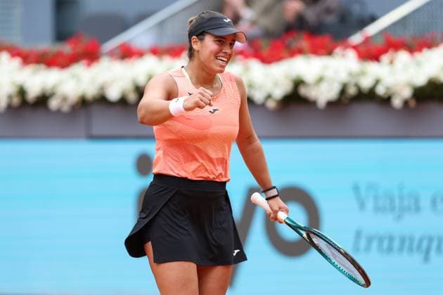 April 22, 2025, Madrid, Madrid, SPAIN: Jessica Bouzas Maneiro of Spain celebrates after winning against Mayar Sherif of Egypt during the Mutua Madrid Open 2025, ATP, Tennis Herren Masters 1000 and WTA, Tennis Damen 1000, tennis tournament celebrated at Caja Magica on April 22, 2025 in Madrid, Spain. Madrid SPAIN - ZUMAa181 20250422_zaa_a181_109 Copyright: xIrinaxR.xHipolitox