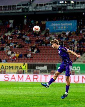 SOCCER - BL, A.Klagenfurt vs LASK KLAGENFURT,AUSTRIA,22.APR.25 - SOCCER - ADMIRAL Bundesliga, qualification group, SK Austria Klagenfurt vs Linzer ASK. Image shows Jannik Robatsch (A.Klagenfurt).  GEPAxpictures xMaticxKlansek
