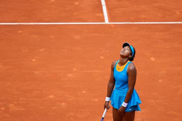 Mutua Madrid Open - Previews Naomi Osaka dejected after losing a point during the match between Japan s Naomi Osaka and Italy s Lucia Bronzetti of the Mutua Madrid Open 2025, ATP, Tennis Herren Masters 1000 and WTA, Tennis Damen 1000, tournament celebrated at Caja Magica on April 22, 2025 in Madrid, Spain. Madrid Spain  Copyright: xJosexBretonx originalFilename:bretonhernandez-mutuamad250422_np5lj.jpg