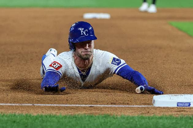Sport Bilder des Tages MLB, Baseball Herren, USA 2025: Rockies Vs Royals APR 22 April 22, 2025: Kansas City Royals right fielder Drew Waters (8) slides into third base safe for a triple during the eighth inning against the Colorado Rockies at Kauffman Stadium in Kansas City, MO. David Smith CSM (Credit Image: Â David Smith Cal Media) Kansas City Mo United States of America EDITORIAL USE ONLY Copyright: xx ZUMA-20250422_zma_c04_019.jpg DavidxSmithx csmphotothree377693