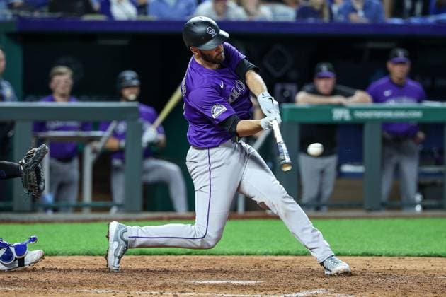 MLB, Baseball Herren, USA 2025: Rockies Vs Royals APR 22 April 22, 2025: Colorado Rockies catcher Jacob Stallings (25) hits a three RBI double to score Colorado Rockies third baseman Ryan McMahon (24), Colorado Rockies first baseman Michael Toglia (4) and Colorado Rockies designated hitter Hunter Goodman (15) during the ninth inning against the Kansas City Royals at Kauffman Stadium in Kansas City, MO. David Smith CSM (Credit Image: Â David Smith Cal Media) Kansas City Mo United States of America EDITORIAL USE ONLY Copyright: xx ZUMA-20250422_zma_c04_023.jpg DavidxSmithx csmphotothree377697
