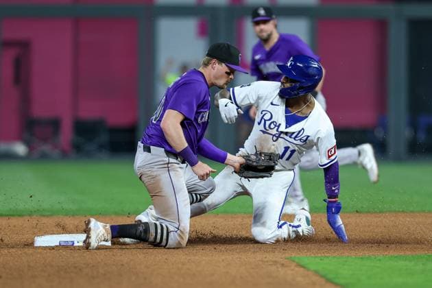 MLB, Baseball Herren, USA 2025: Rockies Vs Royals APR 22 April 22, 2025: Kansas City Royals third baseman Maikel Garcia (11) beats the tag from Colorado Rockies shortstop Aaron Schunk (30) and steals second base during the seventh inning at Kauffman Stadium in Kansas City, MO. David Smith CSM (Credit Image: Â David Smith Cal Media) Kansas City Mo United States of America EDITORIAL USE ONLY Copyright: xx ZUMA-20250422_zma_c04_032.jpg DavidxSmithx csmphotothree377703