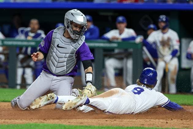 MLB, Baseball Herren, USA 2025: Rockies Vs Royals APR 22 April 22, 2025: Kansas City Royals right fielder Drew Waters (8) beats the tag from Colorado Rockies catcher Jacob Stallings (25) to score on an RBI bunt from Kansas City Royals center fielder Kyle Isbel (28) during the eighth inning at Kauffman Stadium in Kansas City, MO. David Smith CSM (Credit Image: Â David Smith Cal Media) Kansas City Mo United States of America EDITORIAL USE ONLY Copyright: xx ZUMA-20250422_zma_c04_036.jpg DavidxSmithx csmphotothree377708