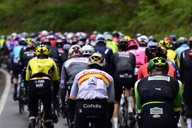 The pack of riders pictured in action during the men s race of the La Fleche Wallonne , one day cycling race (Waalse Pijl - Walloon Arrow), 205,2 km from Ciney to Huy, Wednesday 23 April 2025. DIRKxWAEM  x121625236x