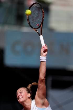 April 23, 2025, Madrid, Madrid, SPAIN: Petra Kvitova of Czech Republic in action against Katie Volynets of USA during the Mutua Madrid Open 2025, ATP, Tennis Herren Masters 1000 and WTA, Tennis Damen 1000, tennis tournament celebrated at Caja Magica on April 23, 2025 in Madrid, Spain. Madrid SPAIN - ZUMAa181 20250423_zaa_a181_035 Copyright: xOscarxJ.xBarrosox