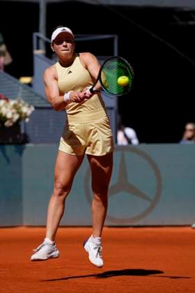 Mutua Madrid Open - Previews Katie Volynets during the match between Katie Volynets US player and Petra Kvitova Czech player of the Mutua Madrid Open 2025, ATP, Tennis Herren Masters 1000 and WTA, Tennis Damen 1000, tournament celebrates at Caja Magica on April 23, 2025 in Madrid, Spain. Madrid Spain  Copyright: xJosexBretonx originalFilename:bretonhernandez-mutuamad250423_npHSS.jpg