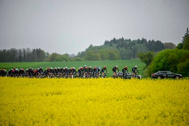 La Fleche Wallonne 2025 cycling race HUY, BELGIUM - APRIL 23 : Illustration picture of the peloton during the Men Elite UCI 1.Pro 89th A.S.O. La Fleche Wallonne cycling race with start in Ciney and finish in Huy (205,2 km) on April 23, 2025 in Huy, Belgium, 23 04 2025 ( Motordriver Guy De Vuyst & Huy Belgium  Copyright: xTomasxSiskx