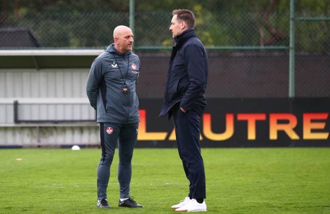 23 04 2025, xmohx, Soccer 2 Bundesliga, 1 FC Kaiserslautern Training v l Coach Torsten Lieberknecht Kaiserslautern at his first training of 1 FC Kaiserslautern in conversation with sports director Marcel Klos DFL DFB REGULATIONS PROHIBIT ANY USE OF PHOTOGRAPHS as IMAGE SEQUENCES and or QUASI VIDEO Kaiserslautern
