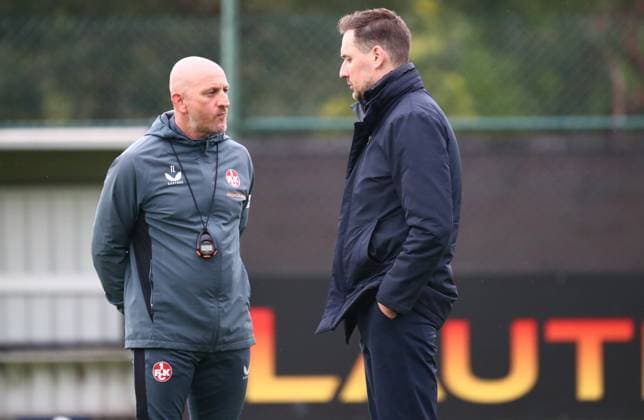 23 04 2025, xmohx, Soccer 2 Bundesliga, 1 FC Kaiserslautern Training v l Coach Torsten Lieberknecht Kaiserslautern at his first training of 1 FC Kaiserslautern in conversation with sports director Marcel Klos DFL DFB REGULATIONS PROHIBIT ANY USE OF PHOTOGRAPHS as IMAGE SEQUENCES and or QUASI VIDEO Kaiserslautern