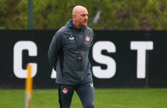 23 04 2025, xmohx, Soccer 2 Bundesliga, 1 FC Kaiserslautern Training v l Coach Torsten Lieberknecht Kaiserslautern DFL DFB REGULATIONS PROHIBIT ANY USE OF PHOTOGRAPHS as IMAGE SEQUENCES and or QUASI VIDEO Kaiserslautern