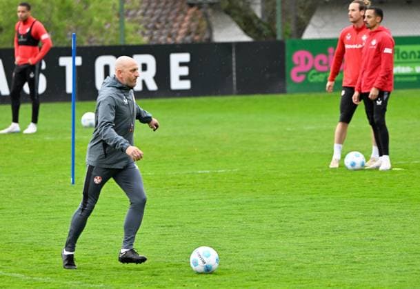 Football 2 Bundesliga Season 2024 25 1 FC Kaiserslautern 23 04 2025 Fritz Walter Stadium 1 Training with coach Torsten LIEBERKNECHT 1 FC Kaiserslautern