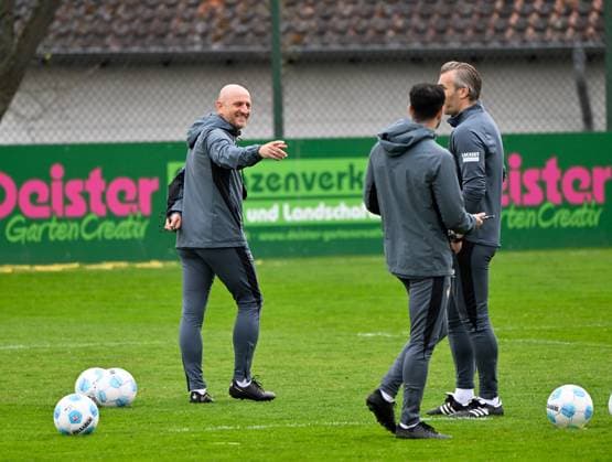 Football 2 Bundesliga Season 2024 25 1 FC Kaiserslautern 23 04 2025 Fritz Walter Stadium 1 Training with coach Torsten LIEBERKNECHT and co-coach Carsten RUMP 1 FC Kaiserslautern