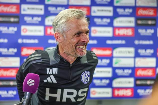 23 04 2025, Football, Season 2024 2025, 2 Bundesliga, Training FC Schalke 04, Head Coach Kees van Wonderen FC Schalke 04 Gelsenkirchen NRW Germany xRHR PHOTO TRx Copyright: TimxRehbein RHR-FOTOx RHR-FOTO TR