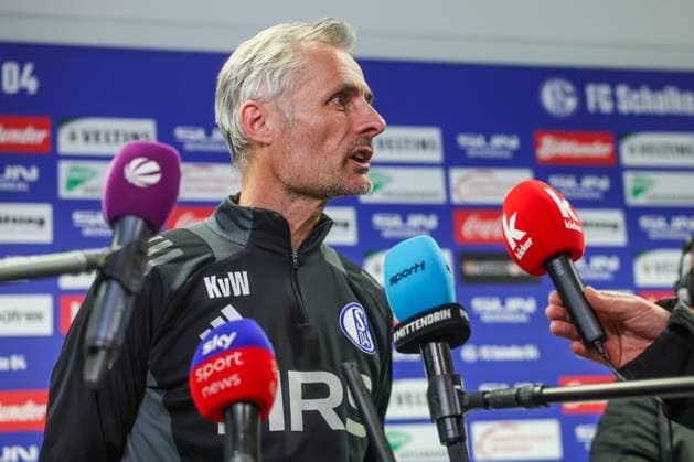 23 04 2025, Football, Season 2024 2025, 2 Bundesliga, Training FC Schalke 04, Head Coach Kees van Wonderen FC Schalke 04 Gelsenkirchen NRW Germany xRHR PHOTO TRx Copyright: TimxRehbein RHR-FOTOx RHR-FOTO TR
