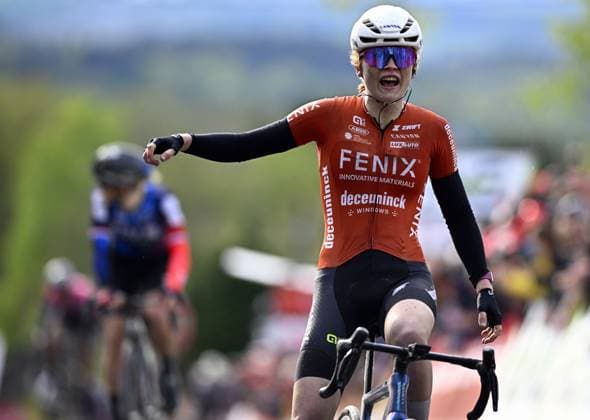 Dutch Puck Pieterse of Fenix-Deceuninck celebrates after winning the women s race of the La Fleche Wallonne , one day cycling race (Waalse Pijl - Walloon Arrow), 140,7 km from Ciney to Huy, Wednesday 23 April 2025. JASPERxJACOBS  x121661958x