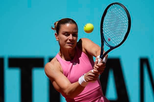 April 23, 2025, Madrid, Madrid, SPAIN: Maria Sakkari of Greece in action against Wang Xinyu of China during the Mutua Madrid Open 2025, ATP, Tennis Herren Masters 1000 and WTA, Tennis Damen 1000, tennis tournament celebrated at Caja Magica on April 23, 2025 in Madrid, Spain. Madrid SPAIN - ZUMAa181 20250423_zaa_a181_149 Copyright: xOscarxJ.xBarrosox