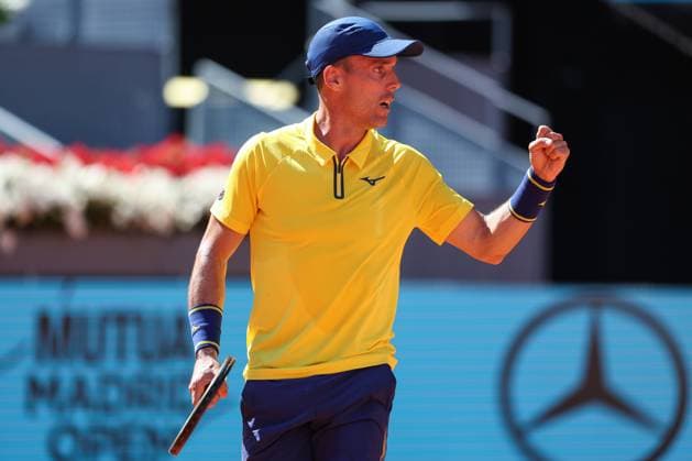 April 23, 2025, Madrid, Madrid, SPAIN: Roberto Bautista Agut of Spain celebrates a point against Jaume Lunar of Spain during the Mutua Madrid Open 2025, ATP, Tennis Herren Masters 1000 and WTA, Tennis Damen 1000, tennis tournament celebrated at Caja Magica on April 23, 2025 in Madrid, Spain. Madrid SPAIN - ZUMAa181 20250423_zaa_a181_217 Copyright: xIrinaxR.xHipolitox