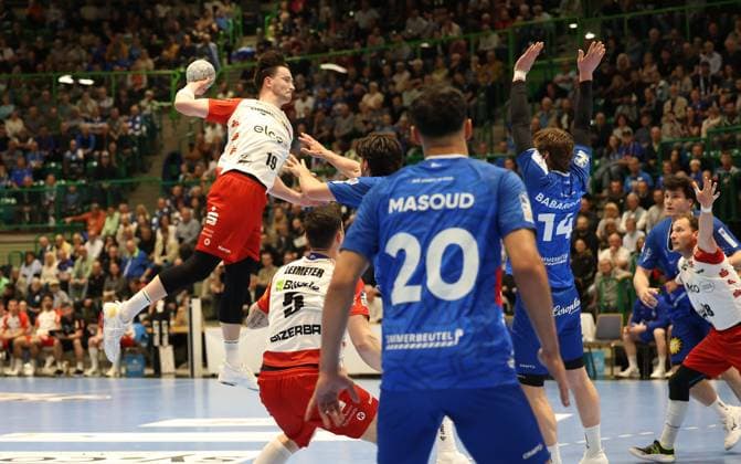 f l Robert Timmermeister HBW Balingen Weilstetten 19 , Csaba Leimeter HBW Balingen Weilstetten 05 , Belal Ibrahim Massoud Bergischer HC 20 , Gerdas Barbarskas Bergischer HC 14 , Tobias Heinzelmann HBW Balingen Weilstetten 28 Bergischer HC 06 vs HBW Balingen Weilstetten, Handball, 2 HBL, Season 2024 2025, 23 04 2025 Bergischer HC 06 vs HBW Balingen Weilstetten, Handball, 2 HBL, Season 2024 2025, 23 04 2025 Wuppertal Copyright: xEibner-Pressefoto ThomasxStoeckex EP_TSR