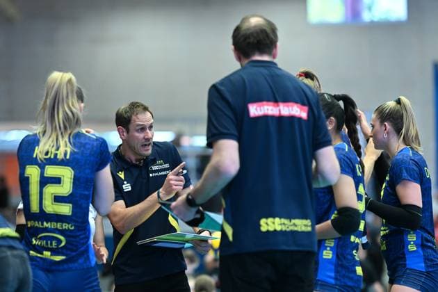 Felix Koslowski Head Coach SSC Palmberg Schwerin Dresdner SC vs SSC Palmberg Schwerin, 1 Volleyball Bundesliga Women, Season 2024 2025, 23 04 2025 Dresdner SC vs SSC Palmberg Schwerin, 1 Volleyball Bundesliga Women, Season 2024 2025, 23 04 2025 Dresden Copyright: xEibner-Pressefoto xHoepnerx EP_PHR