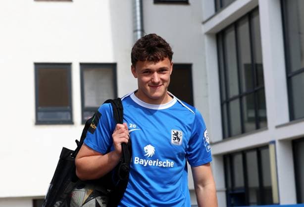 Football, Men, 3 Liga, Season 2024 2025, TSV 1860 Munich, Training, Grünwalder Strasse 114, Training ground Lukas Reich TSV 1860 Munich on the way to the training ground