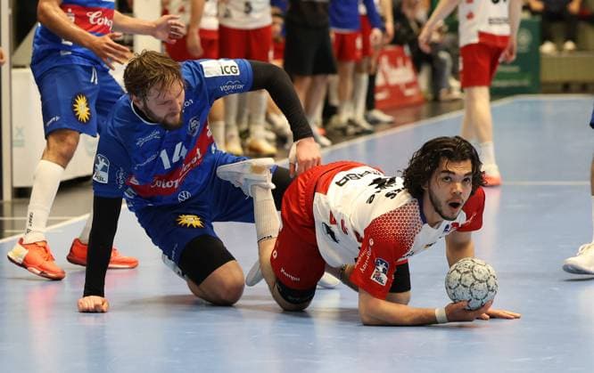 f l Gerdas Barbarskas Bergischer HC 14 , Tim Matthes HBW Balingen Weilstetten 04 Bergischer HC 06 vs HBW Balingen Weilstetten, Handball, 2 HBL, Season 2024 2025, 23 04 2025 Bergischer HC 06 vs HBW Balingen Weilstetten, Handball, 2 HBL, Season 2024 2025, 23 04 2025 Wuppertal Copyright: xEibner-Pressefoto ThomasxStoeckex EP_TSR