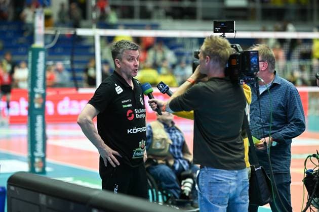 Alexander Waibl Head Coach Dresdner SC Dresdner SC vs SSC Palmberg Schwerin, 1 Volleyball Bundesliga Women, Season 2024 2025, 23 04 2025 Dresdner SC vs SSC Palmberg Schwerin, 1 Volleyball Bundesliga Women, Season 2024 2025, 23 04 2025 Dresden Copyright: xEibner-Pressefoto xHoepnerx EP_PHR