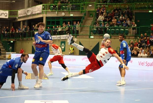 f l Gerdas Barbarskas Bergischer HC 14 , Aron Seesing Bergischer HC 49 , Tim Gruener HBW Balingen Weilstetten 18 , Djibril MÂ Bengue Bergischer HC 11 Bergischer HC 06 vs HBW Balingen Weilstetten, Handball, 2 HBL, Season 2024 2025, 23 04 2025 Bergischer HC 06 vs HBW Balingen Weilstetten, Handball, 2 HBL, Season 2024 2025, 23 04 2025 Wuppertal Copyright: xEibner-Pressefoto ThomasxStoeckex EP_TSR