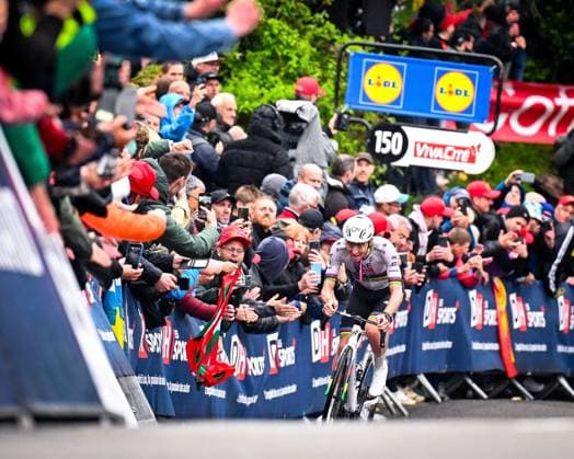 La Fleche Wallonne 2025 cycling race HUY, BELGIUM - APRIL 23 : Pogacar Tadej (SLO) of UAE Team Emirates during the Men Elite UCI 1.Pro 89th A.S.O. La Fleche Wallonne cycling race with start in Ciney and finish in Huy (205,2 km) on April 23, 2025 in Huy, Belgium, 23 04 2025 ( Motordriver Guy De Vuyst &  Copyright: xTomasxSiskx