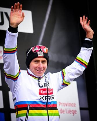Sport Bilder des Tages La Fleche Wallonne 2025 cycling race HUY, BELGIUM - APRIL 23 : Pogacar Tadej (SLO) of UAE Team Emirates during the Men Elite UCI 1.Pro 89th A.S.O. La Fleche Wallonne cycling race with start in Ciney and finish in Huy (205,2 km) on April 23, 2025 in Huy, Belgium, 23 04 2025 ( Motordriver Guy De Vuyst &  Copyright: xTomasxSiskx