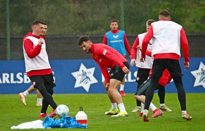 23 04 2025, xmohx, Soccer 2 Bundesliga, 1 FC Kaiserslautern Training v l Marlon Ritter Kaiserslautern DFL DFB REGULATIONS PROHIBIT ANY USE OF PHOTOGRAPHS as IMAGE SEQUENCES and or QUASI VIDEO Kaiserslautern