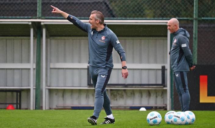 23 04 2025, xmohx, Fußball 2 Bundesliga, 1 FC Kaiserslautern Training v l Co Trainer Carsten Rump and Trainer Torsten Lieberknecht Kaiserslautern at their first session in Kaiserslautern DFL DFB REGULATIONS PROHIBIT ANY USE OF PHOTOGRAPHS as IMAGE SEQUENCES and or QUASI VIDEO Kaiserslautern