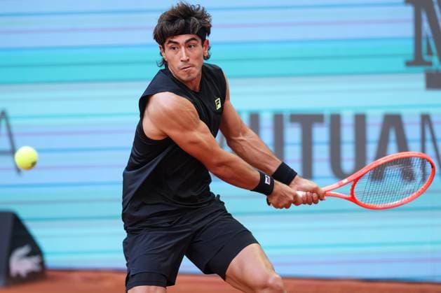 April 23, 2025, Madrid, Madrid, SPAIN: Francisco Comesana of Argentina in action against Pedro Martinez of Spain during the Mutua Madrid Open 2025, ATP, Tennis Herren Masters 1000 and WTA, Tennis Damen 1000, tennis tournament celebrated at Caja Magica on April 23, 2025 in Madrid, Spain. Madrid SPAIN - ZUMAa181 20250423_zaa_a181_269 Copyright: xIrinaxR.xHipolitox