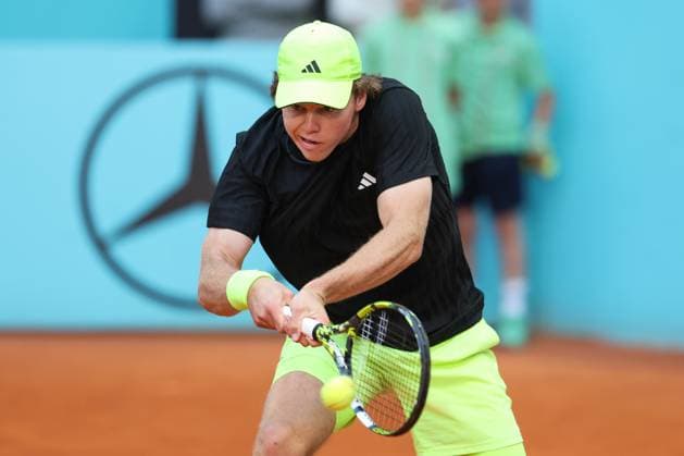 April 23, 2025, Madrid, Madrid, SPAIN: Alex Michelsen of USA in action against Alexander Bublik of Kazakhstan during the Mutua Madrid Open 2025, ATP, Tennis Herren Masters 1000 and WTA, Tennis Damen 1000, tennis tournament celebrated at Caja Magica on April 23, 2025 in Madrid, Spain. Madrid SPAIN - ZUMAa181 20250423_zaa_a181_317 Copyright: xIrinaxR.xHipolitox