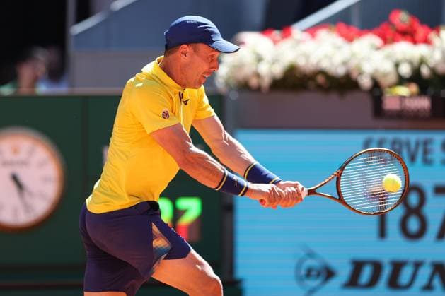April 23, 2025, Madrid, Madrid, SPAIN: Roberto Bautista of Spain in action against Jaume Munar of Spain during the Mutua Madrid Open 2025, ATP, Tennis Herren Masters 1000 and WTA, Tennis Damen 1000, tennis tournament celebrated at Caja Magica on April 23, 2025 in Madrid, Spain. Madrid SPAIN - ZUMAa181 20250423_zaa_a181_321 Copyright: xIrinaxR.xHipolitox