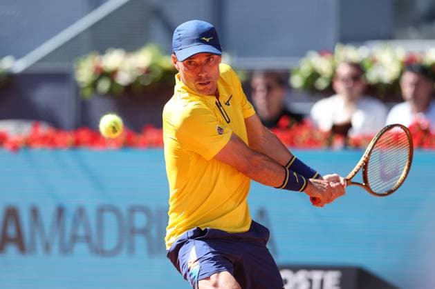 April 23, 2025, Madrid, Madrid, SPAIN: Roberto Bautista of Spain in action against Jaume Munar of Spain during the Mutua Madrid Open 2025, ATP, Tennis Herren Masters 1000 and WTA, Tennis Damen 1000, tennis tournament celebrated at Caja Magica on April 23, 2025 in Madrid, Spain. Madrid SPAIN - ZUMAa181 20250423_zaa_a181_332 Copyright: xIrinaxR.xHipolitox