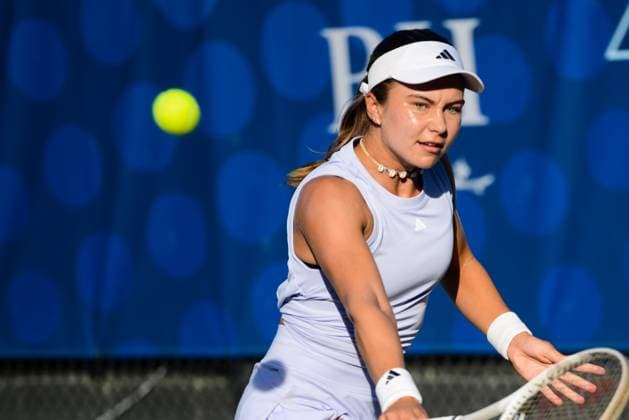 April 23, 2025, Charlottesville, Virginia, United States: Iva Jovic of the United States in her first round match in the Boar s Head Resort Womens Open ITF tennis tournament in Charlottesville Virginia. She defeated C. Liu. Charlottesville United States - ZUMAl132 20250423_zap_l132_002 Copyright: xChristopherxLevyx