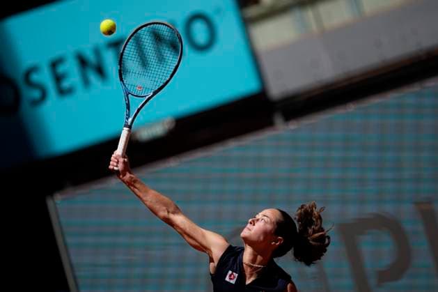 April 23, 2025, Madrid, Madrid, SPAIN: Zeynep Sonmez of Turkey in action against Belinda Bencic of Switzerland during the Mutua Madrid Open 2025, ATP, Tennis Herren Masters 1000 and WTA, Tennis Damen 1000, tennis tournament celebrated at Caja Magica on April 23, 2025 in Madrid, Spain. Madrid SPAIN - ZUMAOpen 20250423_zaa_a181_170 Copyright: xOscarxJ.xBarrosox