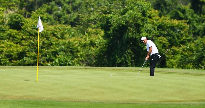 (250424) -- HAIKOU, April 24, 2025 -- Wu Ashun of China hits his putt during the round 1 at the Hainan Classic golf tournament of the DP World Tour in Haikou, south China s Hainan Province, April 24, 2025. ) (SP)CHINA-HAIKOU-GOLF-DP WORLD TOUR-HAINAN CLASSIC-ROUND 1 (CN) YangxGuanyu 