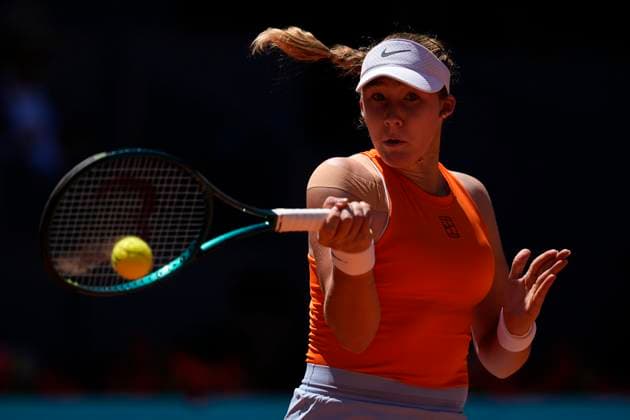 Sport Bilder des Tages April 24, 2025, Madrid, Madrid, Spain: Mirra Andreeva of Russia in action against Marie Bouzkova of Czech Republic during the Mutua Madrid Open 2025, ATP, Tennis Herren Masters 1000 and WTA, Tennis Damen 1000 tennis tournament, celebrated at Caja Magica on April 24, 2025 in Madrid, Spain. Madrid Spain - ZUMAa181 20250424_zaa_a181_051 Copyright: xOscarxJ.xBarrosox
