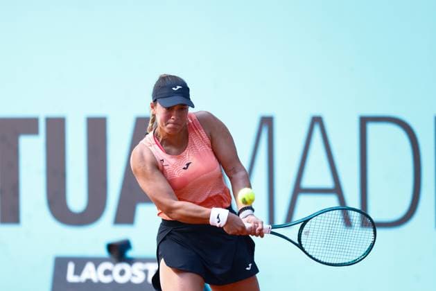 April 24, 2025, Madrid, Madrid, Spain: Jessica Bouzas Maneiro of Spain plays against Magdalena Frech of Poland during the Mutua Madrid Open 2025, ATP, Tennis Herren Masters 1000 and WTA, Tennis Damen 1000 tennis tournament, celebrated at Caja Magica on April 24, 2025 in Madrid, Spain. Madrid Spain - ZUMAa181 20250424_zaa_a181_074 Copyright: xDennisxAgyemanx
