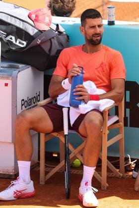 April 24, 2025, Madrid, Madrid, Spain: Novak Djokovic of Serbia gestures during the Mutua Madrid Open 2025, ATP, Tennis Herren Masters 1000 and WTA, Tennis Damen 1000 tennis tournament, celebrated at Caja Magica on April 24, 2025 in Madrid, Spain. Madrid Spain - ZUMAa181 20250424_zaa_a181_129 Copyright: xIrinaxR.xHipolitox