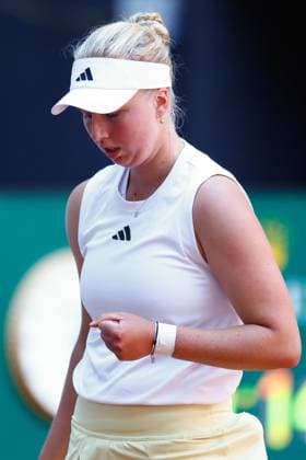 April 24, 2025, Madrid, Madrid, Spain: Clara Tauson of Denmark celebrates a point against Belinda Bencic of Switzerland during the Mutua Madrid Open 2025, ATP, Tennis Herren Masters 1000 and WTA, Tennis Damen 1000 tennis tournament, celebrated at Caja Magica on April 24, 2025 in Madrid, Spain. Madrid Spain - ZUMAa181 20250424_zaa_a181_110 Copyright: xDennisxAgyemanx