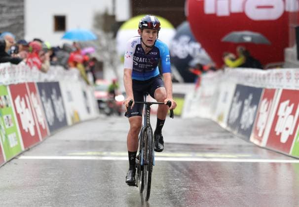 Tour des Alpes 2025 - UCI Cycling Race Tour of the Alps Pierre Teyssot MAXPPP ; Tour des Alpes 2025 - UCI Cycling Race Tour of the Alps. Obertilliach, Austria on April 24, 2025. Stage 4, 162.7 km from Sillian to Obertilliach. Derek Gee (CAN) Pierre Teyssot Maxppp Obertilliach Obertilliach Tyrol Austria  Copyright: xMAXPPPxPierrexTeyssotx TEP64476 TEP64476