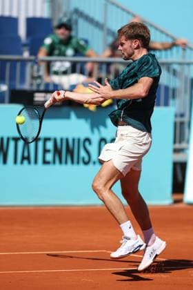 April 24, 2025, Madrid, Madrid, Spain: David Goffin of Belgium in action against Alexandre Muller of France during the Mutua Madrid Open 2025, ATP, Tennis Herren Masters 1000 and WTA, Tennis Damen 1000 tennis tournament, celebrated at Caja Magica on April 24, 2025 in Madrid, Spain. Madrid Spain - ZUMAa181 20250424_zaa_a181_179 Copyright: xIrinaxR.xHipolitox