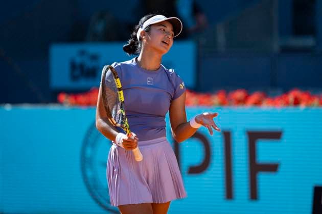 Mutua Madrid Open 2025 Alexandra Eala of the Philippines is seen disappointed against Iga Swiatek of Poland in the second round match of the Mutua Madrid Open 2025 tournament celebrated at La Caja Magica on April 24, 2025 in Madrid, Spain. Madrid La Caja Magica Madrid Spain Copyright: xAlbertoxGardinx AGardin_20250424_Mutua_Madrid_Open_0144