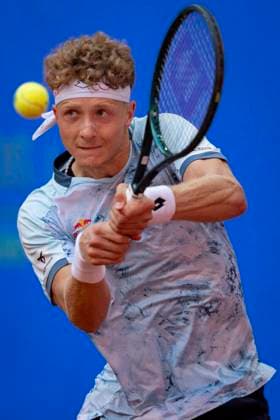 Mutua Madrid Open 2025 Martin Landaluce of Spain plays a backhand against Cameron Norrie of Great Britain during the first round match of the Mutua Madrid Open 2025 tournament celebrated at La Caja Magica on April 24, 2025 in Madrid, Spain. Madrid La Caja Magica Madrid Spain Copyright: xAlbertoxGardinx AGardin_20250424_Mutua_Madrid_Open_0170