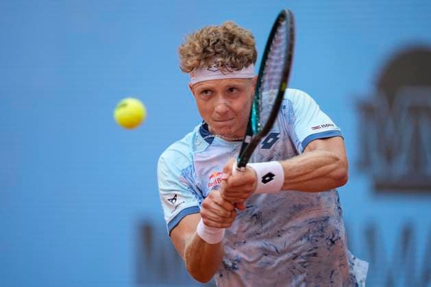 April 24, 2025, Madrid, Madrid, Spain: Martin Landaluce of Spain in action against Cameron Norrie of Great Britain during the Mutua Madrid Open 2025, ATP, Tennis Herren Masters 1000 and WTA, Tennis Damen 1000 tennis tournament, celebrated at Caja Magica on April 24, 2025 in Madrid, Spain. Madrid Spain - ZUMAa181 20250424_zaa_a181_287 Copyright: xOscarxJ.xBarrosox