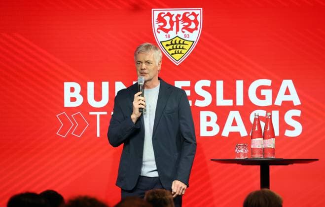 24 04 25 Talk Format Bundesliga meets Basis Germany, Stuttgart, 24 04 2025, Football, Bundesliga, VfB Stuttgart, Talk Format Bundesliga meets Basis Tom Bartels Moderator