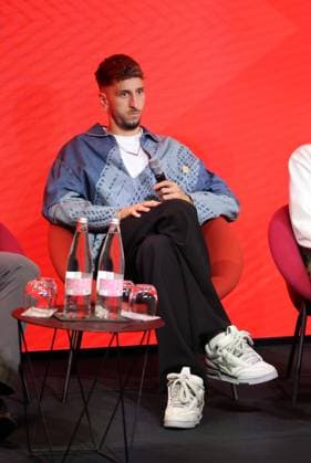 24 04 25 Talk Format Bundesliga meets Basis Germany, Stuttgart, 24 04 2025, Football, Bundesliga, VfB Stuttgart, Talk Format Bundesliga meets Basis Atakan Karazor VfB Stuttgart